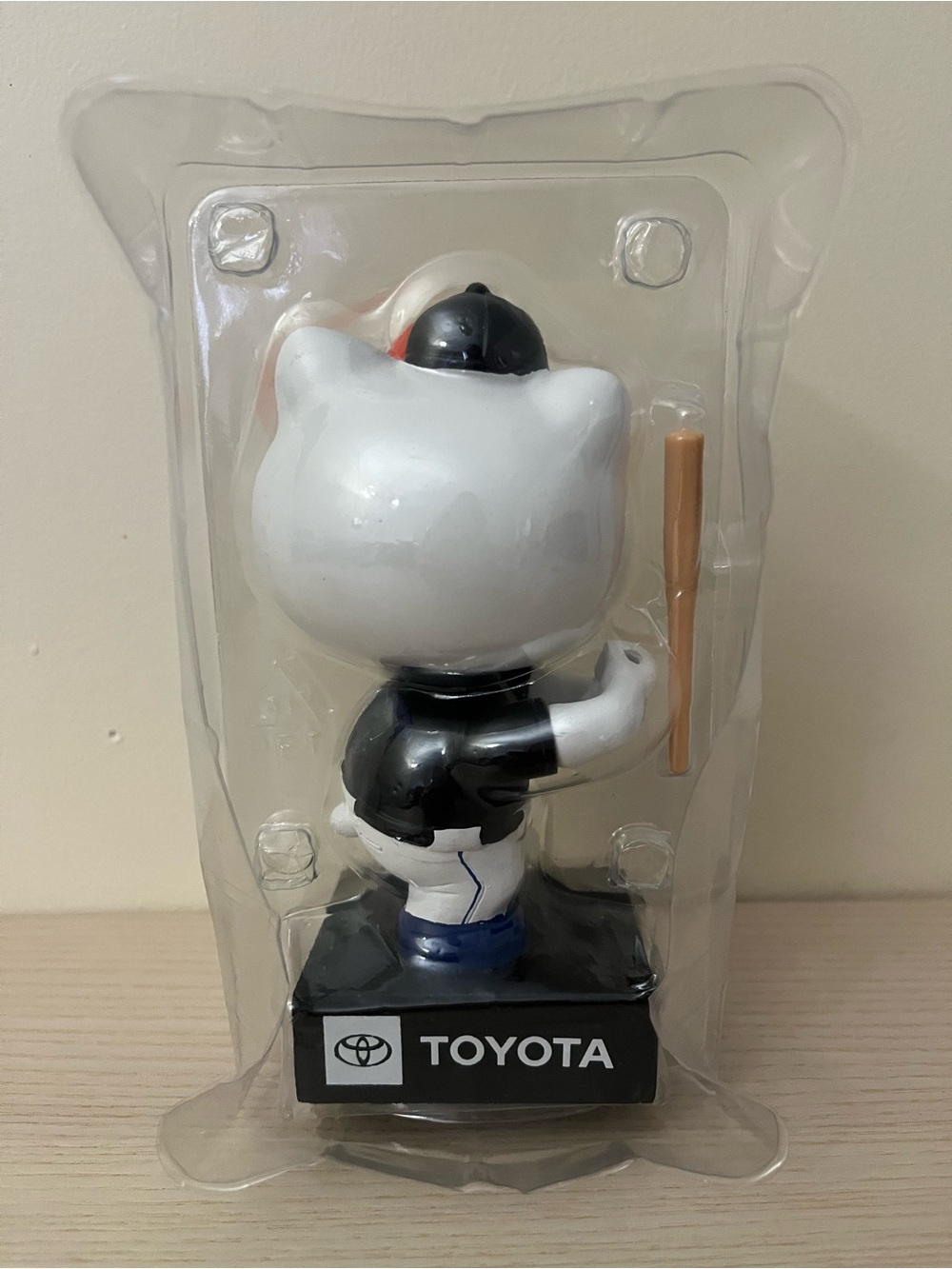 Hello Kitty Mets Bobblehead - Picture 5 of 5